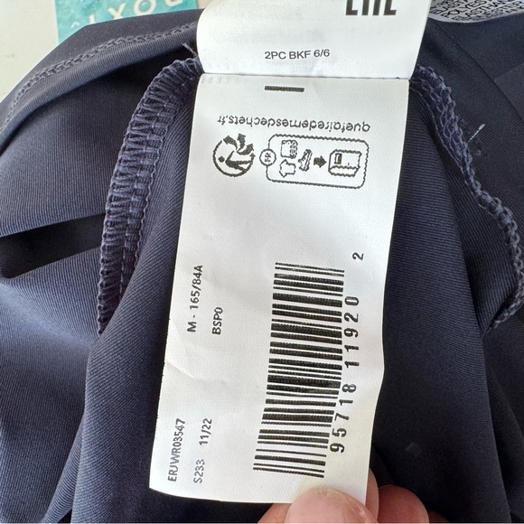 Roxy Whole Hearted Long Sleeve UPF 50 Swim Rashguard Navy Blue Size M NWT - Picture 9 of 13